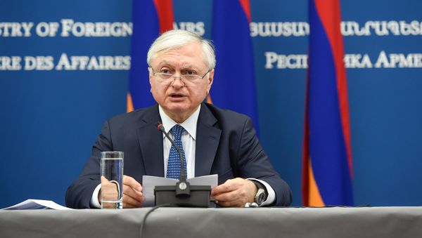 Пресс-конференция МИД РФ С.Лаврова и МИД РА Э.Налбандяна Пресс-конференция МИД РФ С.Лаврова и МИД РА Э.Налбандяна - Sputnik Армения