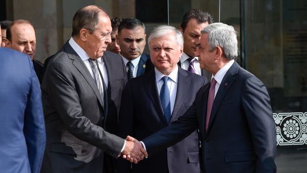 Открытие выставки 25 лет. Дружба проверенная веками. Президент РА Серж Саргсян, МИД РА Эдвард Налбандян, МИД РФ Сергей Лавров - Sputnik Армения