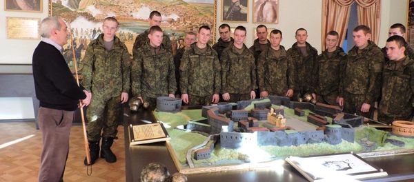Экскурсия для вновь прибывших в Армению российских военнослужащих Экскурсия для вновь прибывших в Армению российских военнослужащих - Sputnik Армения