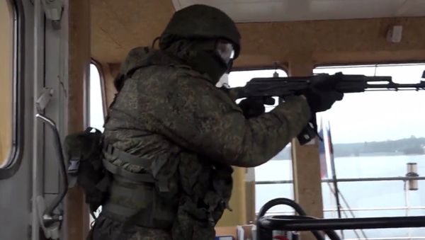 Морские пехотинцы на учениях отбили у пиратов захваченное судно - Sputnik Армения