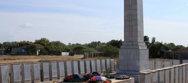 Воинскoe захороненe. Хутор Песковатка, Городищенский район, Волгоградская область, РФ Воинскoe захороненe. Хутор Песковатка, Городищенский район, Волгоградская область, РФ - Sputnik Армения