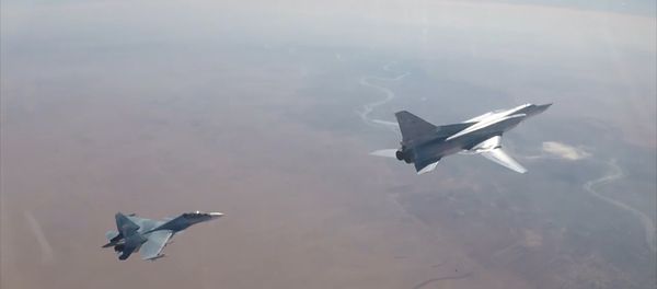 Атака бомбардировщиков Ту-22М3 на позиции террористов в Сирии - Sputnik Արմենիա