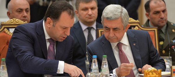 Президент Серж Саргсян, минист обороны Виген Саркисян на сессии ОДКБ (30 ноября 2017). Минск Президент Серж Саргсян, минист обороны Виген Саркисян на сессии ОДКБ (30 ноября 2017). Минск - Sputnik Армения