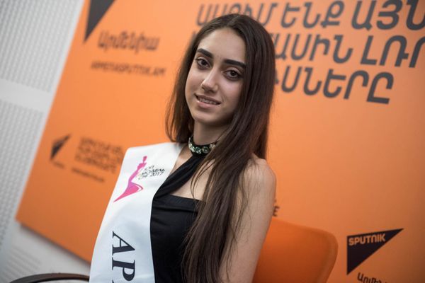 Участницa конкурса Топ-модель СНГ-2017 Седа Саркисян - Sputnik Արմենիա