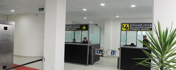 Пограничный контрольно-пропускной пункт «Бавра» на границе Армении и Грузии. Паспортный контроль Пограничный контрольно-пропускной пункт «Бавра» на границе Армении и Грузии. Паспортный контроль - Sputnik Армения
