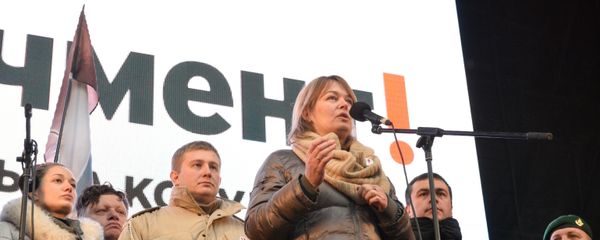 Жена экс-президента Грузии Михаила Саакашвили Сандра Рулофс выступает на акции протеста сторонников Михаила Саакашвили в Киеве. Жена экс-президента Грузии Михаила Саакашвили Сандра Рулофс выступает на акции протеста сторонников Михаила Саакашвили в Киеве. - Sputnik Армения