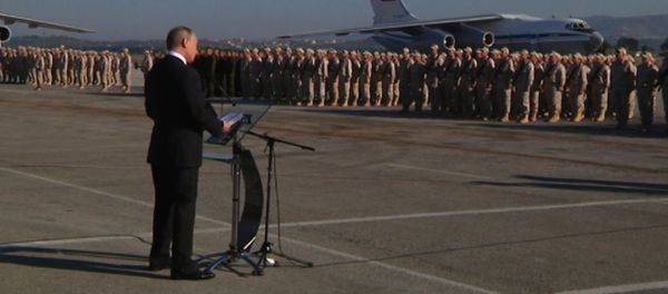 Путин прилетел в Сирию и приказал вывести войска Путин прилетел в Сирию и приказал вывести войска - Sputnik Армения