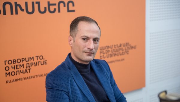 Эмиль Маркосян Эмиль Маркосян - Sputnik Արմենիա