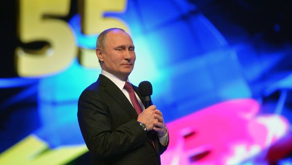 Президент РФ В. Путин на юбилейной игре КВН в Москве - Sputnik Армения