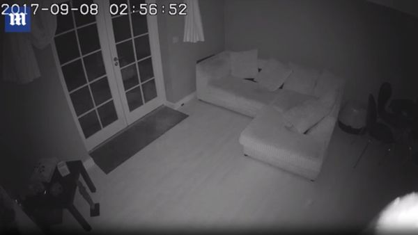 Привидение в старинном доме попало на видео в Британии - Sputnik Армения