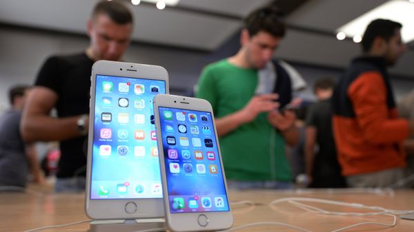 Продажа смартфонов iPhone 6s и iPhone 6s Plus - Sputnik Армения