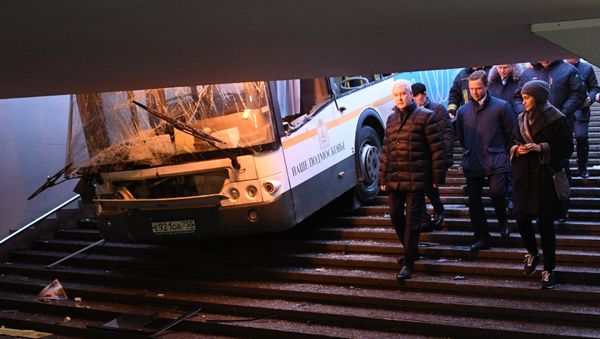На западе Москвы автобус въехал в подземный переход - Sputnik Армения