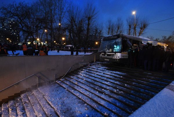 На западе Москвы автобус въехал в подземный переход - Sputnik Армения
