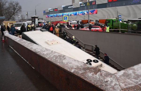 На западе Москвы автобус въехал в подземный переход - Sputnik Армения