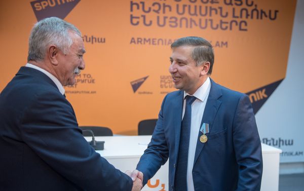 Քաղավիացիայի վետերանների պարգևատրման արարողություն - Sputnik Արմենիա
