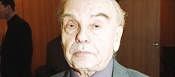 Композитор В.Шаинский с Орденом Знак почета Композитор В.Шаинский с Орденом Знак почета - Sputnik Армения