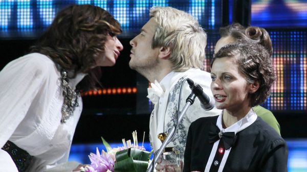 Участница и хореограф шоу Comedy Woman Екатерина Варнава, певец Николай Басков и участница шоу Comedy Woman Наталья Еприкян (слева направо) - Sputnik Армения