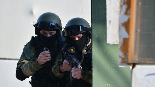 Сотрудники спецподразделения ОМОН - Sputnik Армения