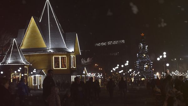 Праздничное настроение царит в Ереване: столица в предвкушении Нового года - Sputnik Армения